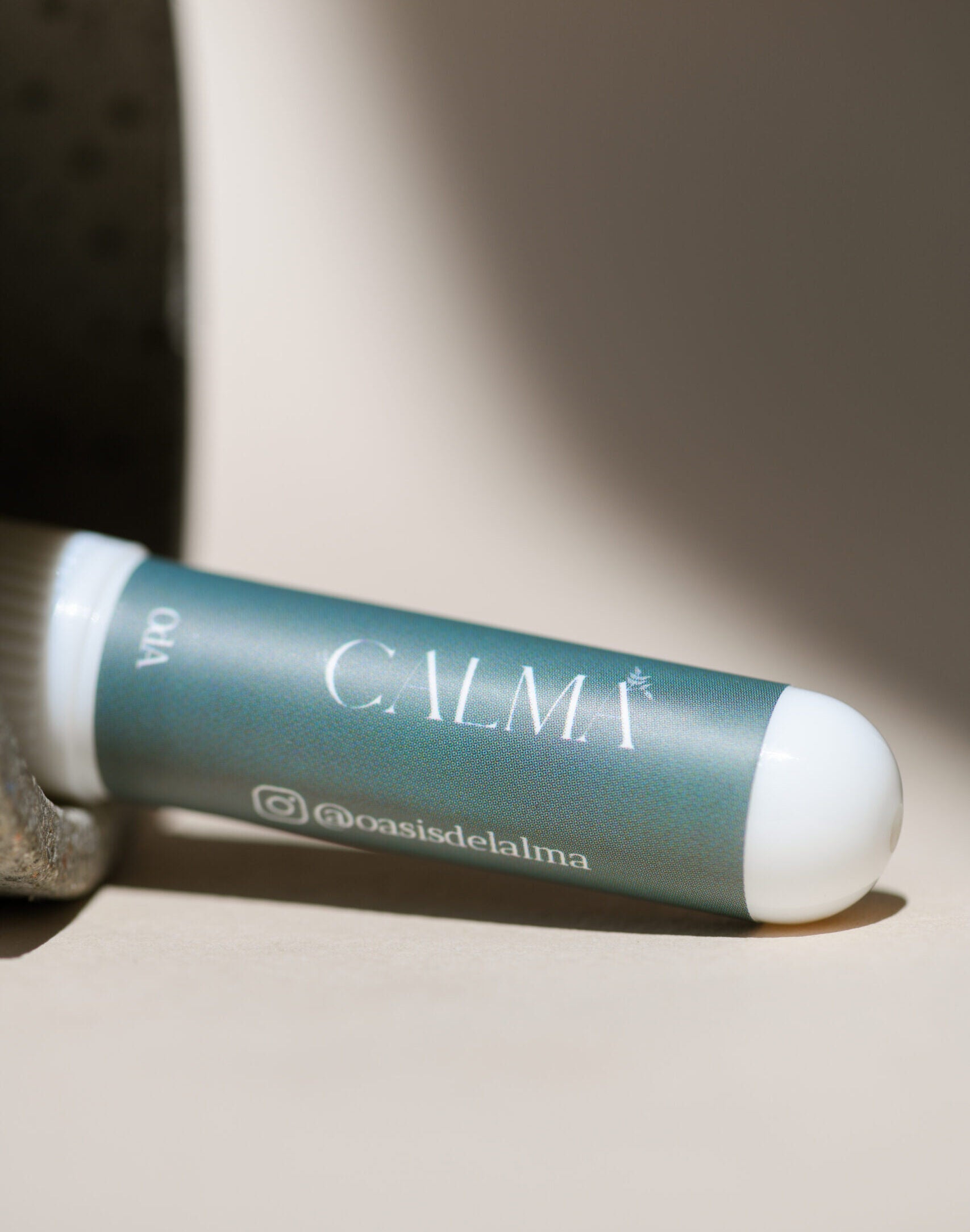 inhalador nasal con aceites esenciales para calma, respiración y energía, 100% natural y portátil, sin contraindicaciones