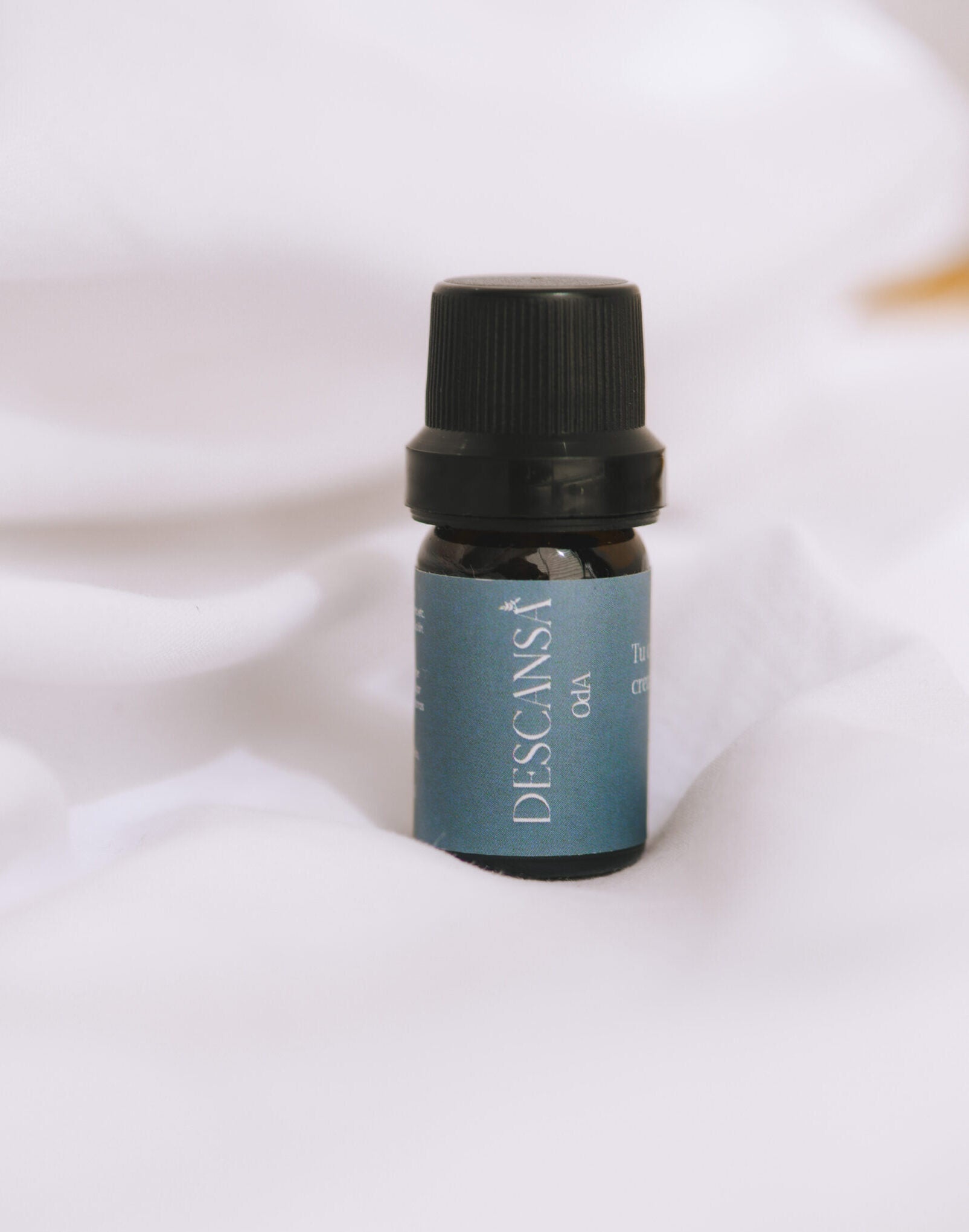 6 Roll-Ons de aromaterapia para necesidades específicas: estrés, congestión, energía, sueño, dolor muscular y equilibrio emocional. Productos naturales y cruelty-free.